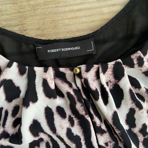 Robert Rodriguez Leopard Print Sleeveless Blouse - Picture 3 of 4